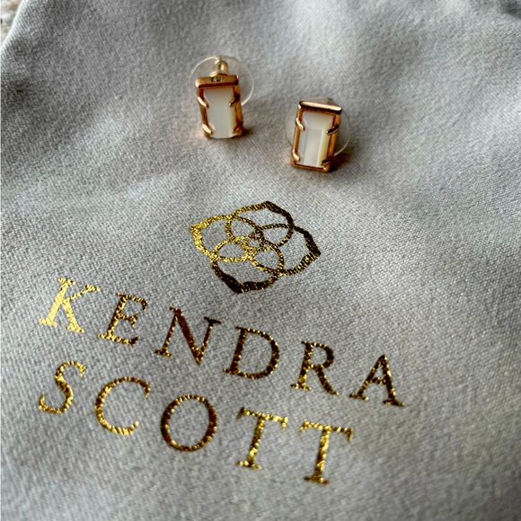 Kendra Scott Paola Stud Earrings - Picture 2 of 5